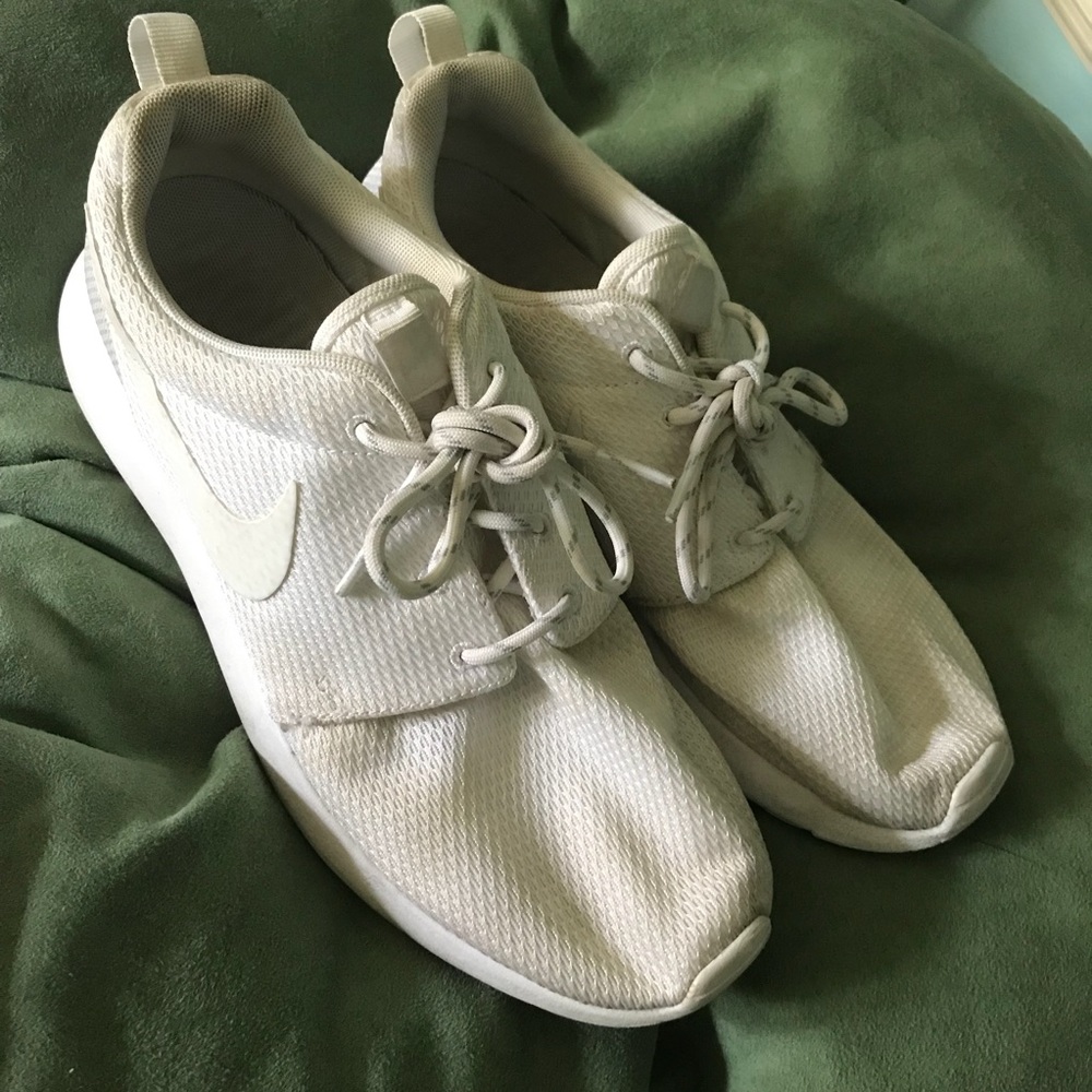 White Nike Roshes